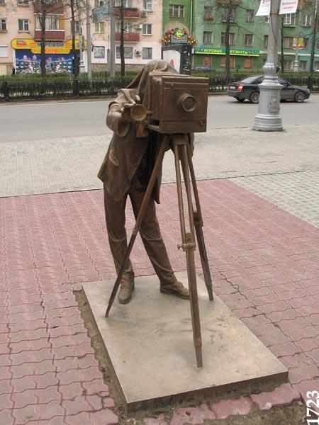 Памятник фотографу