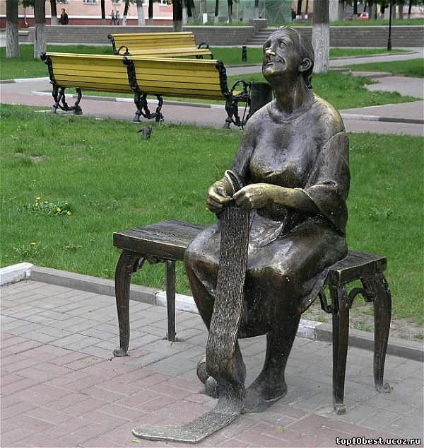 Памятник бабушке.